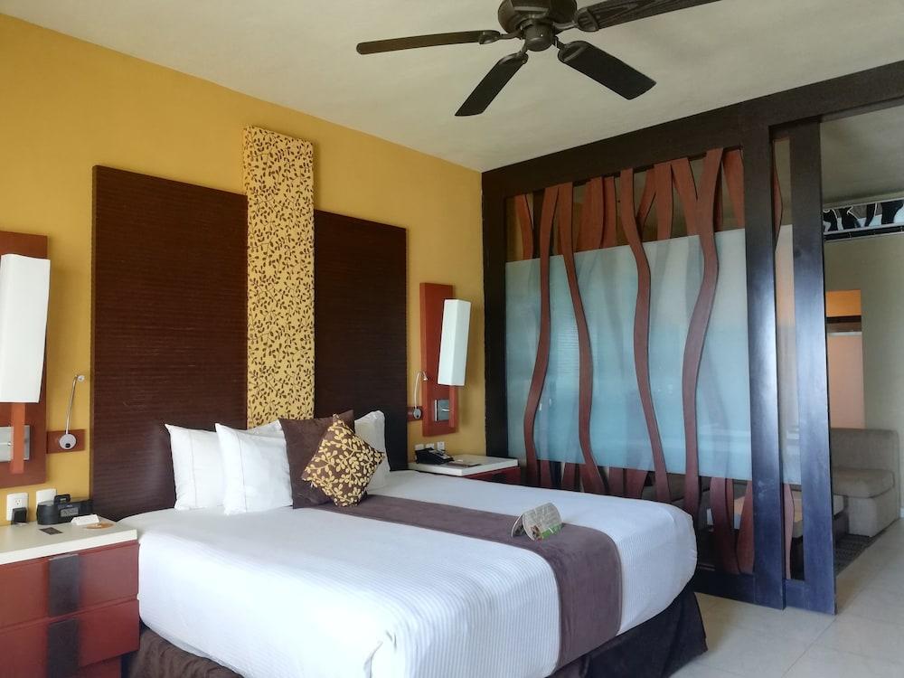 Generations Riviera Maya Family Resort Catamaran, Water Park & More Inclusive بويرتو موريلوس المظهر الخارجي الصورة